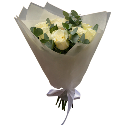 Элегантный букет из 9 белых роз с эвкалиптом – воплощение совершенства Ломоносов Санкт-Петербург