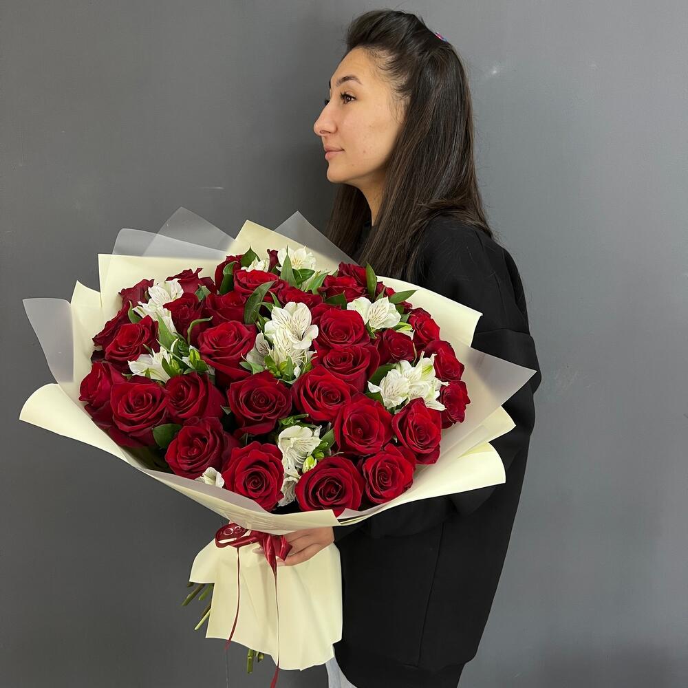 Букет «Танец любви» – гармония страсти и нежности в каждом лепестке Ломоносов Санкт-Петербург