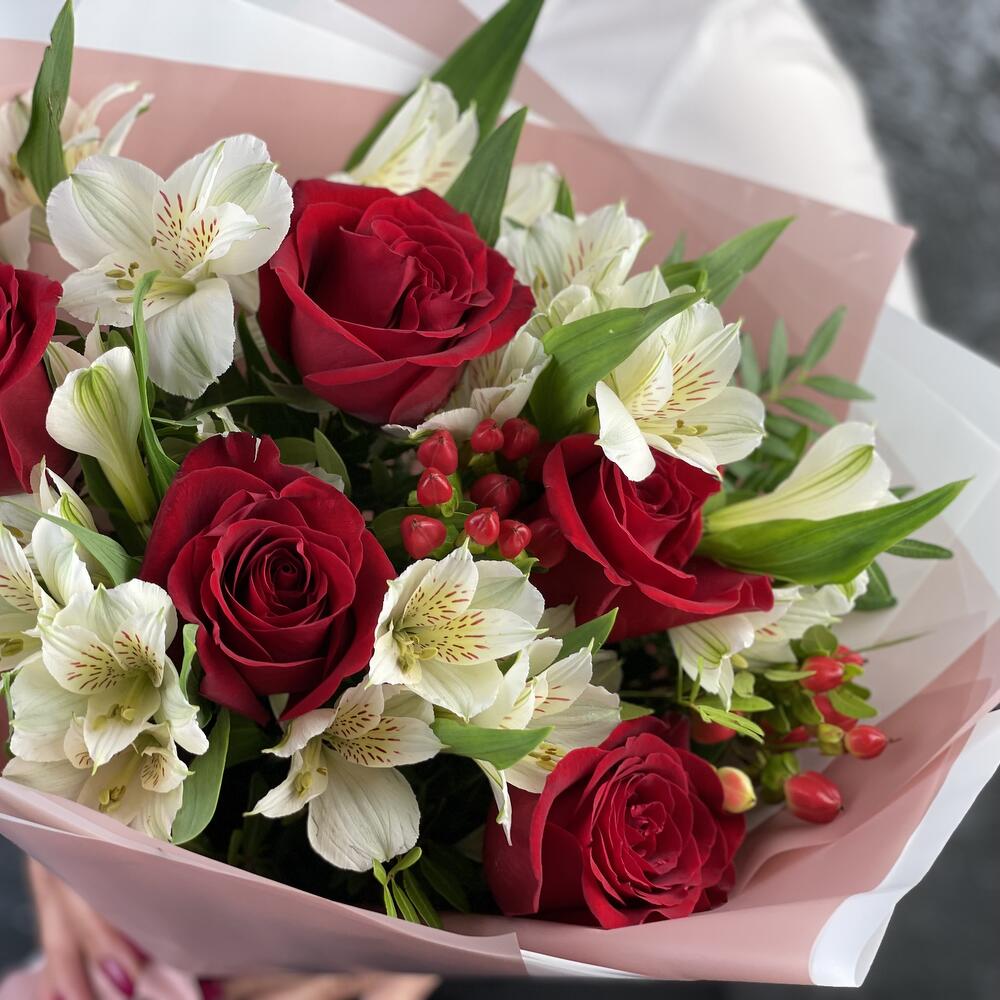 Букет «Нуар» – контраст страсти и нежности Ломоносов Санкт-Петербург