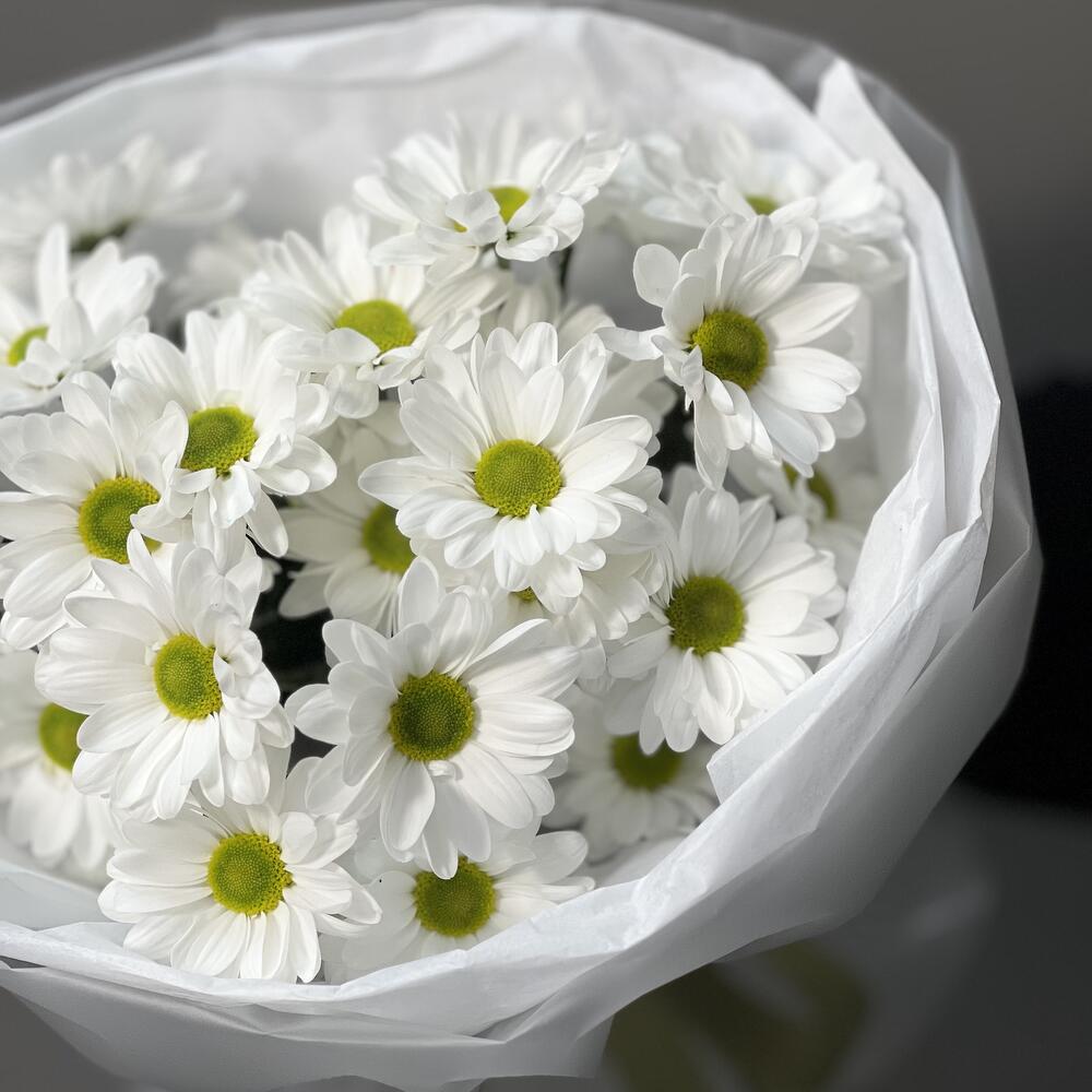 Букет «Ромашковый» – нежные белые хризантемы в деревенском стиле Ломоносов Санкт-Петербург