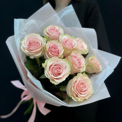 Букет из 9 розовых роз – нежность в каждом лепестке Ломоносов Санкт-Петербург