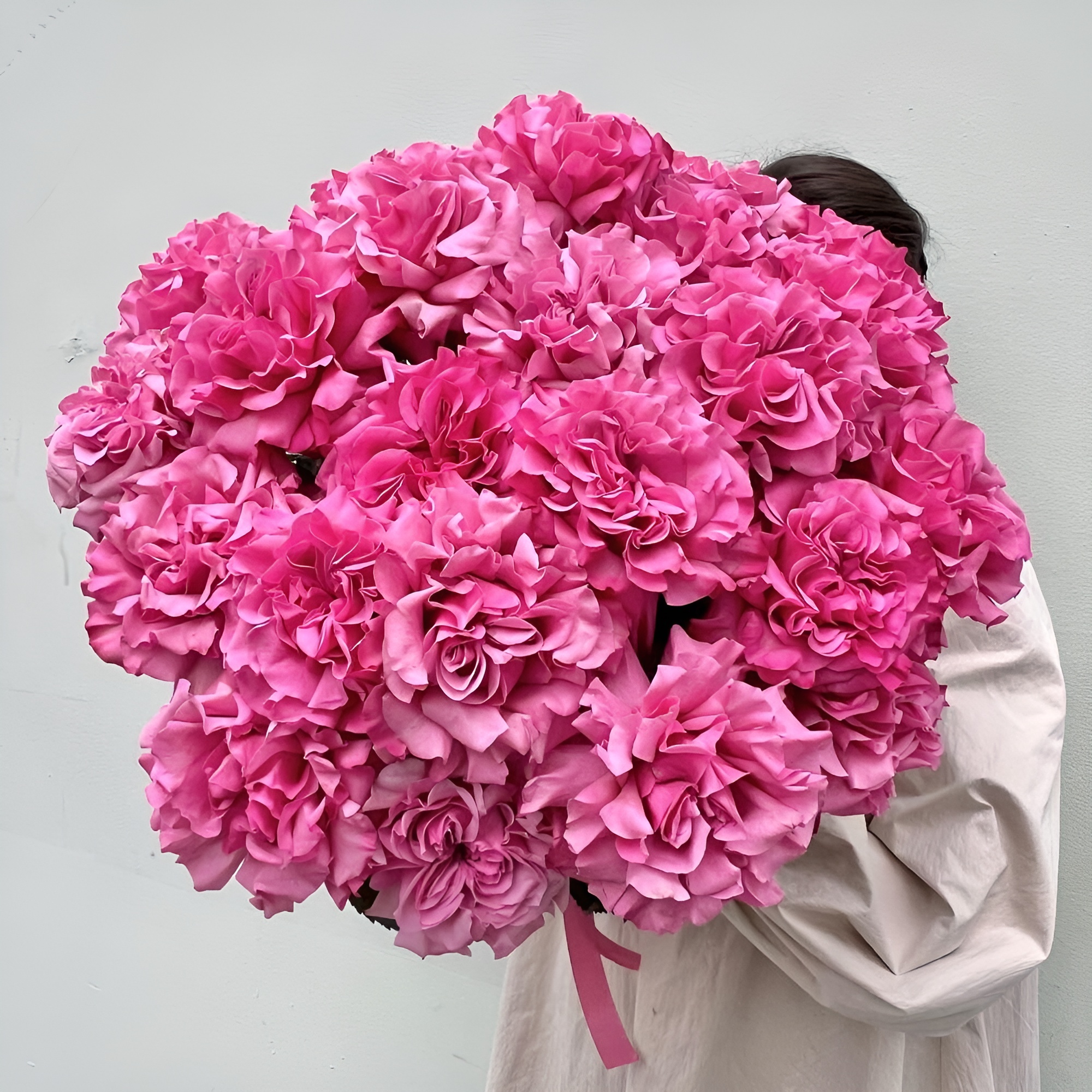 Роскошный букет из пионовидных роз – королевский подарок Ломоносов Санкт-Петербург