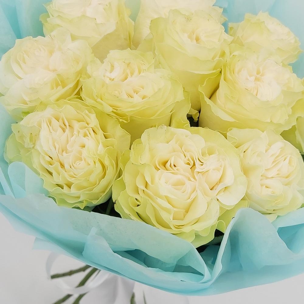 Букет «Кружевное облачко» – 11 белоснежных роз в нежной упаковке Ломоносов Санкт-Петербург