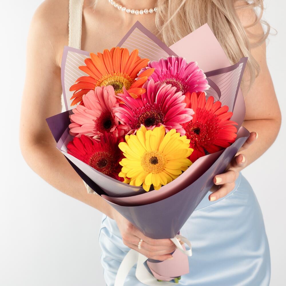 Солнечный букет из 7 свежих гербер – радость в подарок Ломоносов Санкт-Петербург