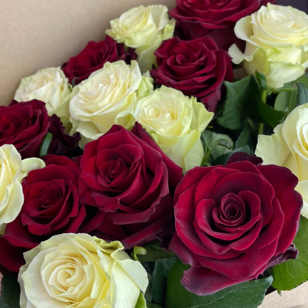 Букет «Инь-Ян» – гармония страсти и чистоты Ломоносов Санкт-Петербург